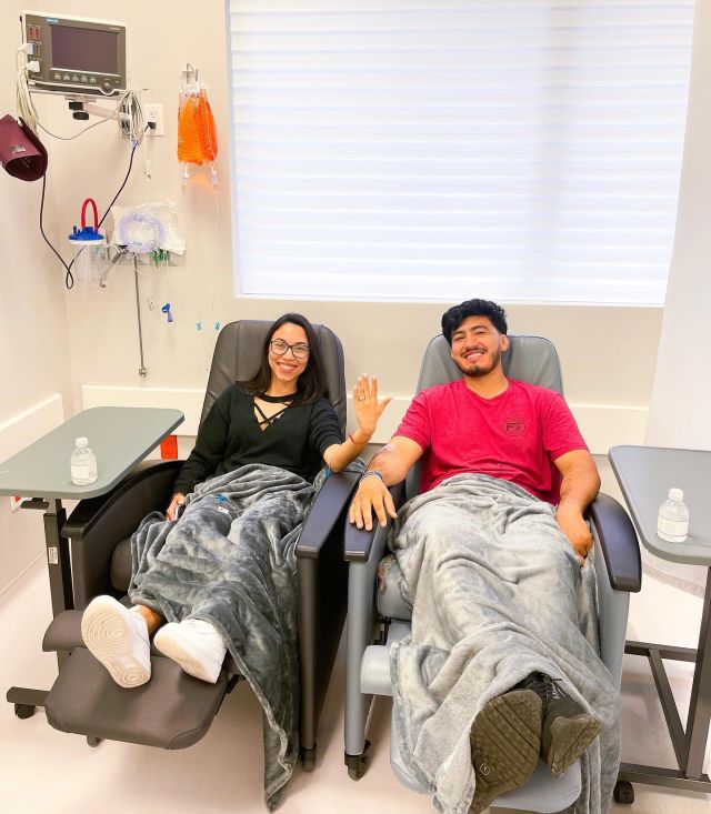 What better way to get… WEDDING READY😍🤵🏻‍♂️👰🏻‍♀️💍💒 

Laura & her fiancé hydrating before their big day this weekend! 💍💒 

#hydrahealth #ivtherapy #hydration #wedding #couples #medspa #vitamins #ivtherapynurse